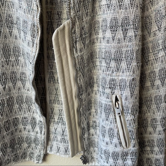 IRO Tweed Cream Jacket size S scoop neck wit zipper leather detail - Picture 6 of 12